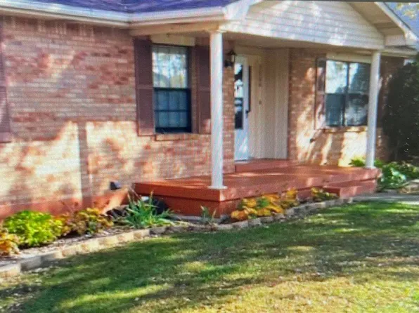 3006 S Woodland Dr, Radcliff, KY 40160