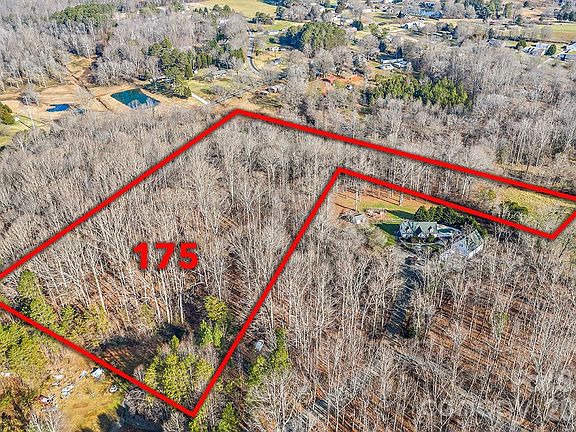3rd image of 175 Stonehaven Dr