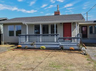 1117 SW Mark St, Newport, OR 97365