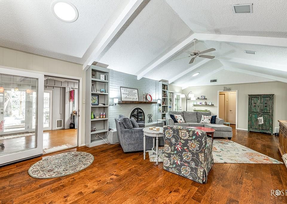 1st image of 3110 Alta Vista Ln