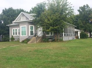 1202 W 6th St, Coffeyville, KS 67337