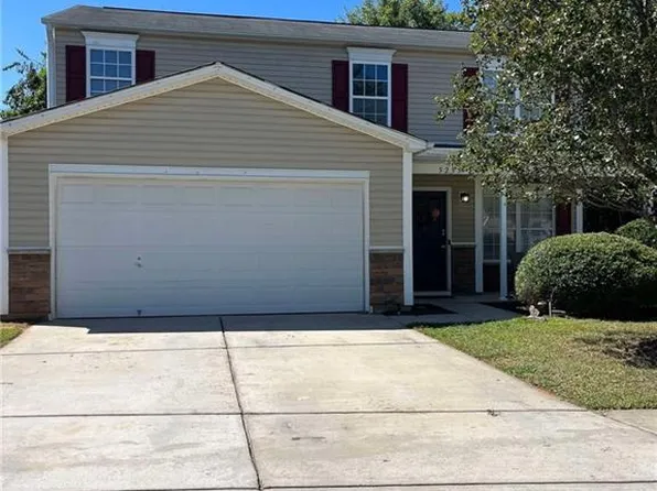 5295 Liberty Hall Cir, Winston Salem, NC 27106