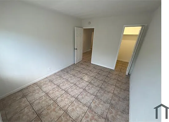 717 NE 10th Ave #7 — Photo 7