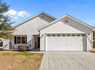 3008 W T Whitehead Dr, Jacksonville, NC 28546