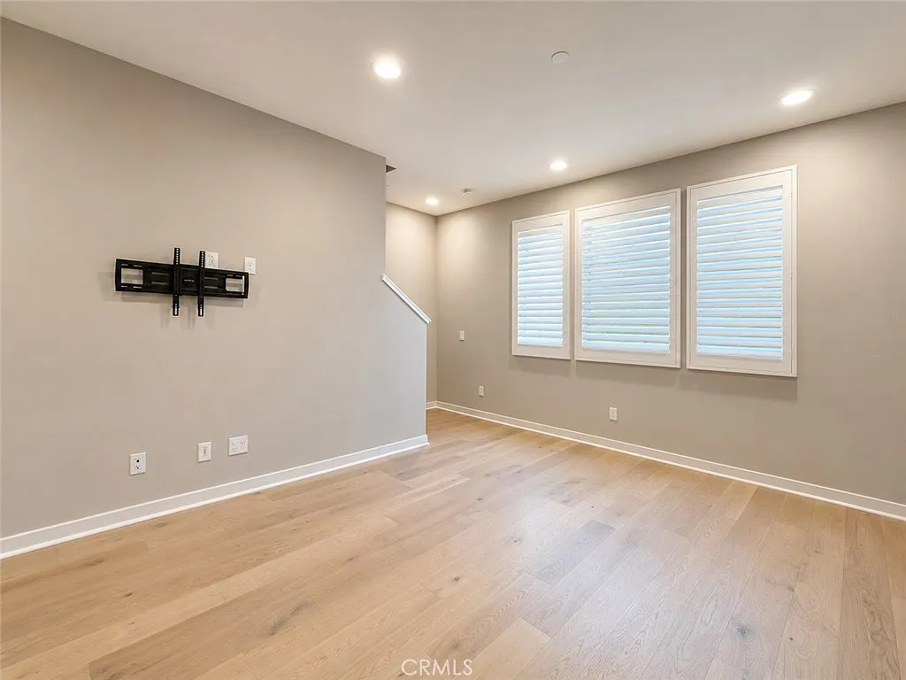2 bed, 2.5 bath, 1248 sqft, $3,550 — Photo 3