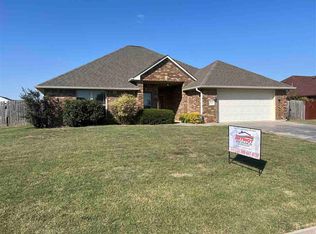 1211 Brandi Dr, Elgin, OK 73538