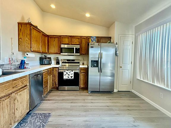 3rd image of 403 Wasatch Cir