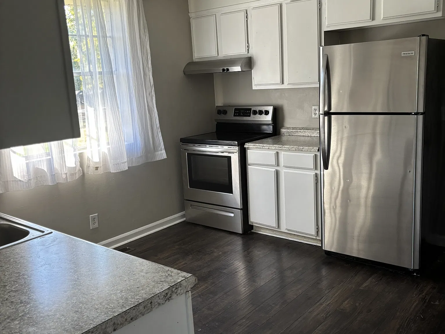 2 bed, $1,300 — Photo 3
