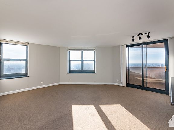 4th image of 3660 N Lake Shore Dr #312