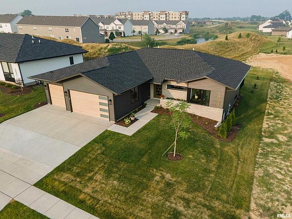 4th image of 5049 Pinecreek Ln