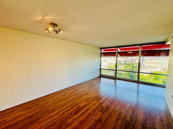 3rd image of 800 Elgin Rd APT 812