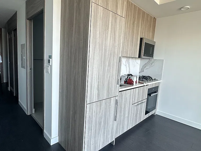 18 Esther Shiner Blvd #1706 — Photo 14