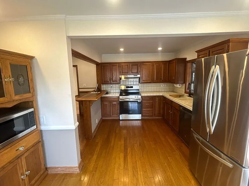 2 bed, 1.0 bath, $3,650 — Photo 4