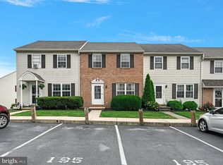 195 Greenland Dr, Lancaster, PA