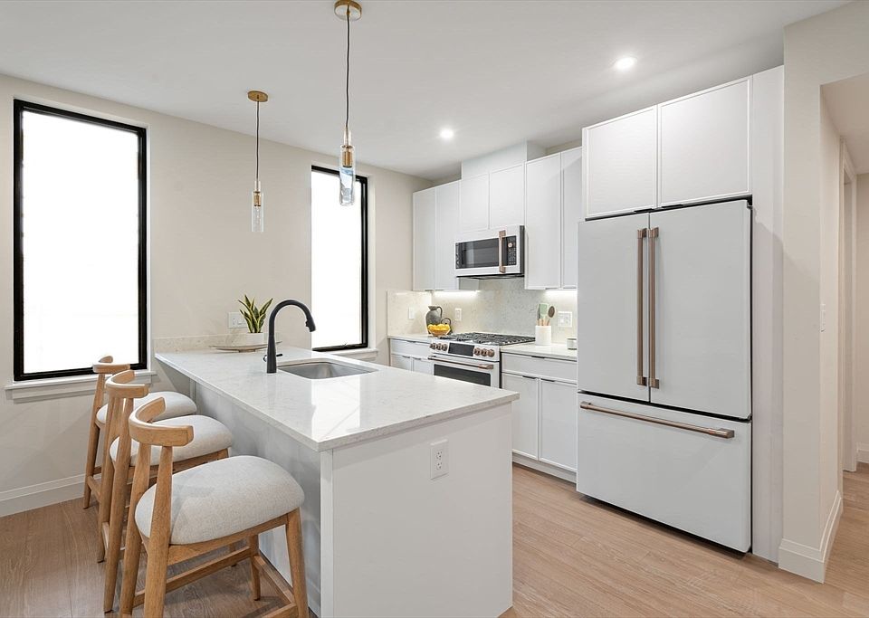 1st image of 100 Lincoln St #208