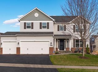9271 River Rock Dr N, Chanhassen, MN 55317
