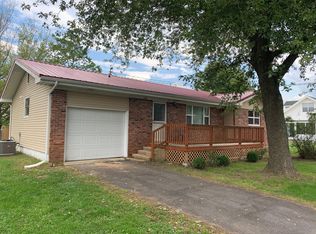 114 N Charles St, Seymour, MO 65746