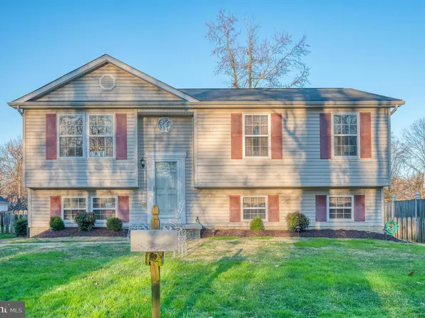 107 Oak C Ave, Sparrows Pt, MD 21219