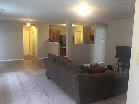 3rd image of 2142 Cedarmill Dr