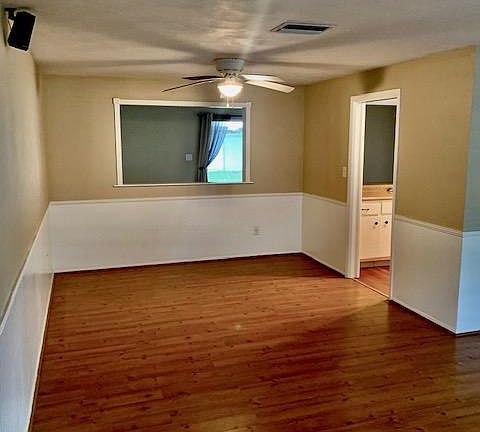 3rd image of 2424 Glenann Dr