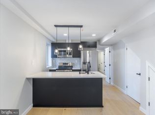 1825 S 10th St FLOOR 3, Philadelphia, PA 19148