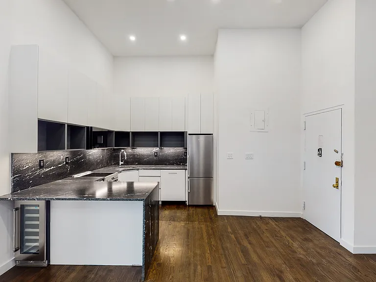 30 E 14th St #5B — Photo 9