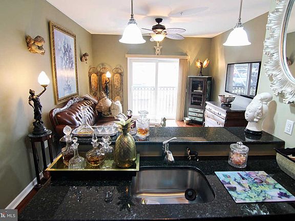 4th image of 131 Prospect St #101