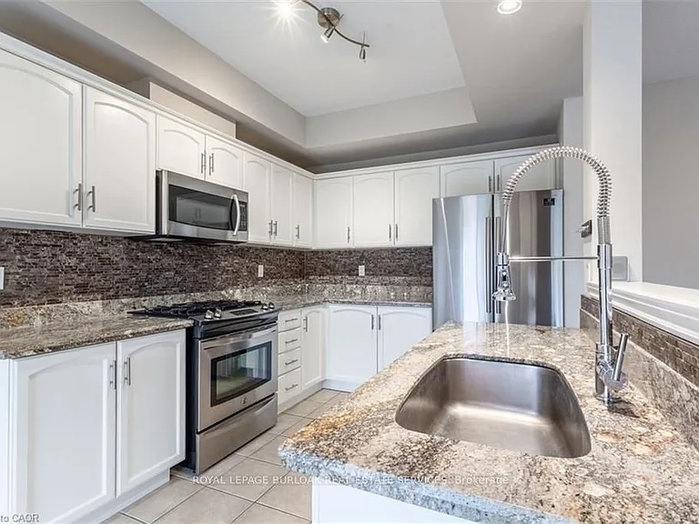 25 Liddycoat Ln — Photo 7
