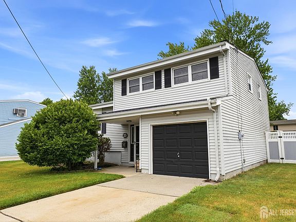 4th image of 25 Grace Dr