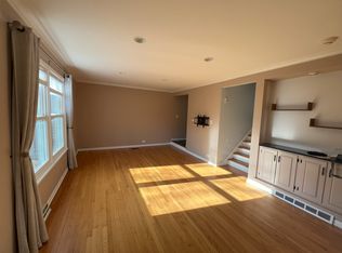 377 Central Ave, Highland Park, IL 60035