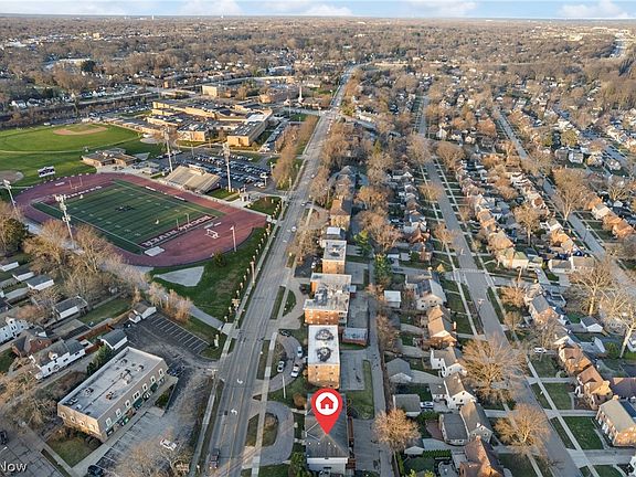 3rd image of 20520 Detroit Rd