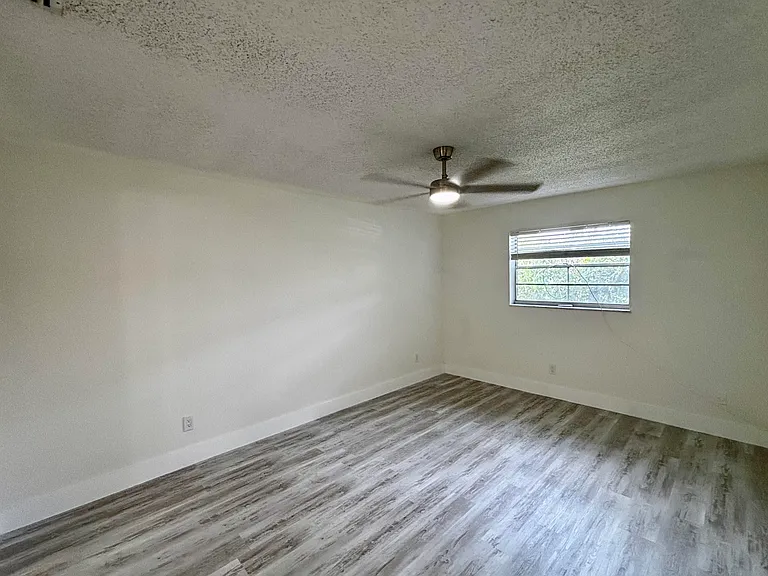 11003 Ridge Ave #B — Photo 11