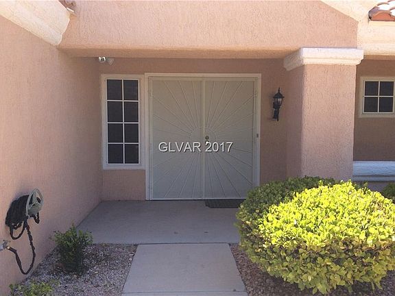 3rd image of 2545 Tumble Brook Dr