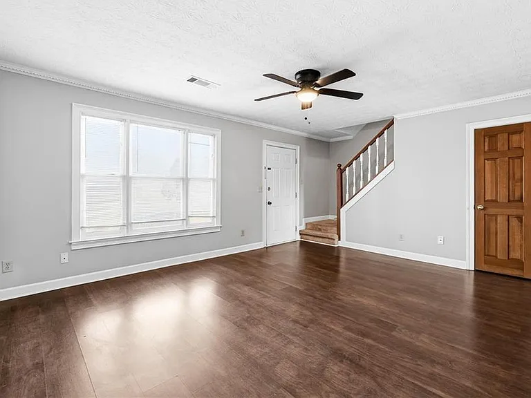 6148 Winfield Ct — Photo 4