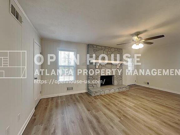3rd image of 3499 Ulster Ln NE