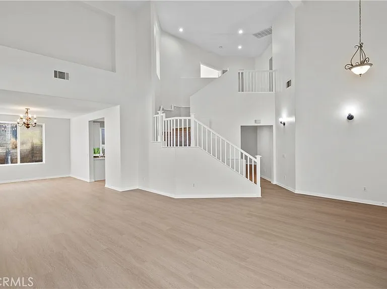 1728 Tamarron Dr — Photo 6
