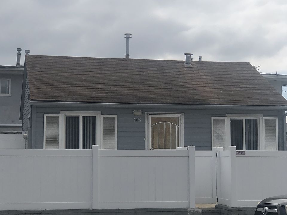 1st image of 2085 Abbott St