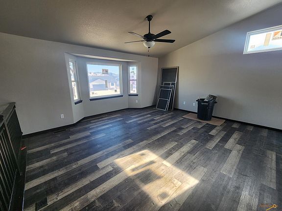3rd image of 531 Ziebach St