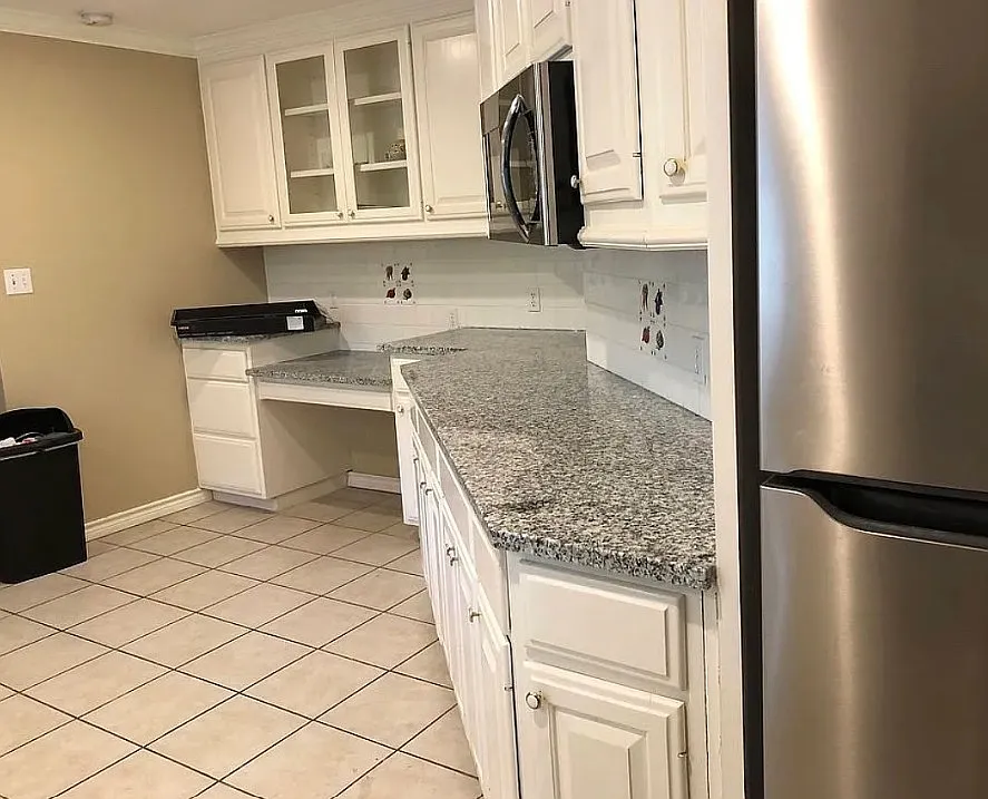 4 bed, 2202 sqft, $2,000 — Photo 3