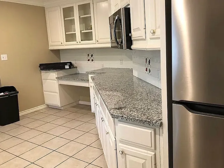 201 Brookside Dr W — Photo 3