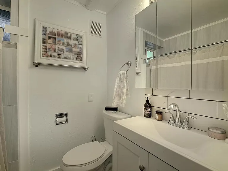 8602 Ravenna Ave NE — Photo 9