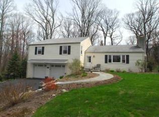308 Beechwood Ln, Berwyn, PA 19312