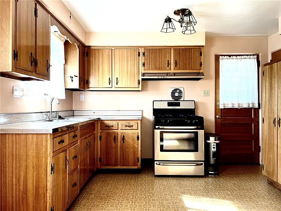 4th image of 3020 Mintwood Dr