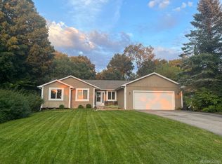1763 Milford Hts, Milford, MI