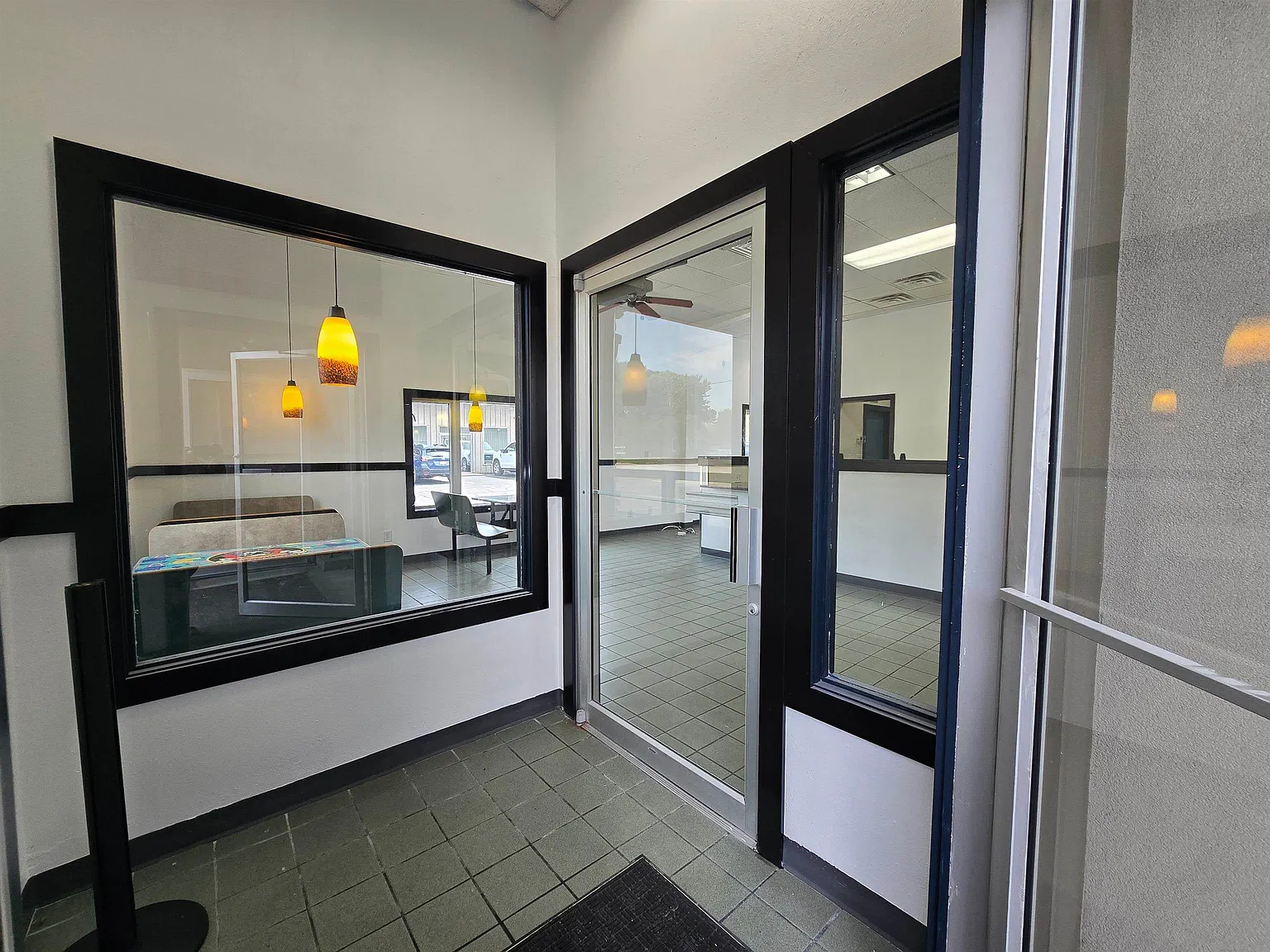 Studio, 2252 sqft, $2,475 — Photo 3