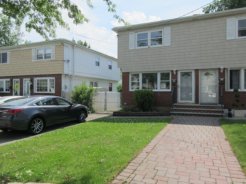 1st image of 32 Brookfield Ave