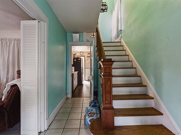 4th image of 81 Fullerton Avenue