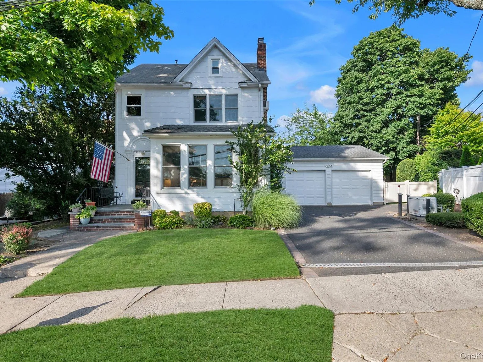 4 bed, 2.5 bath, 1587 sqft, $5,800 — Photo 1
