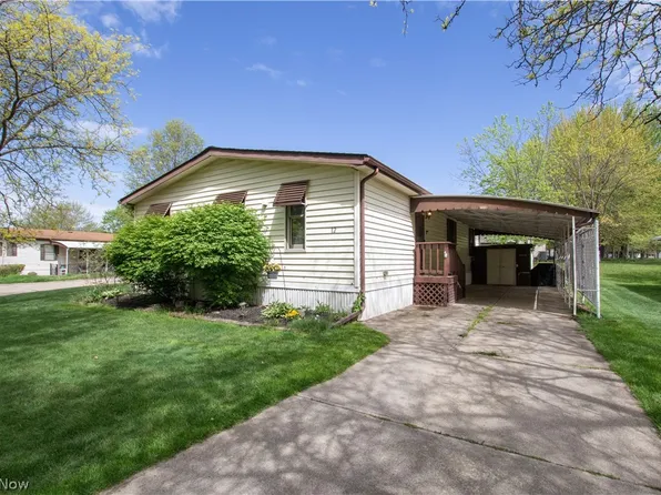 12 Church St #12, Olmsted Falls, OH 44138