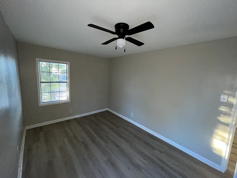 2801 Lexington Ave — Photo 4
